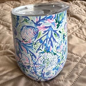 Lilly Pulitzer blue ocean beachy pattern insulated stemless cup with lid
